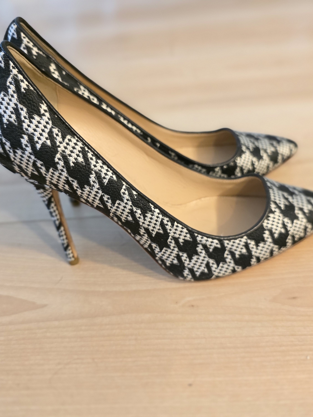 J. Crew Black and White Houndstooth Pointed Toe Flats, Size 8.5 - Picture 2 of 4